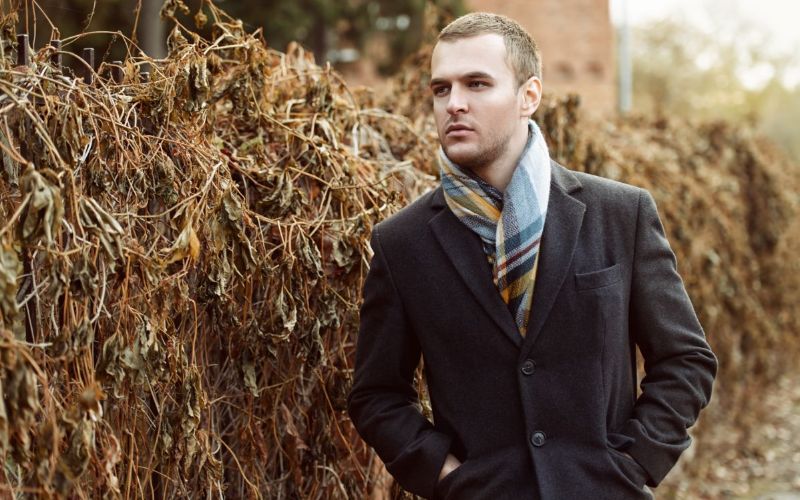 How Should Men Choose Scarves? - Livloko London