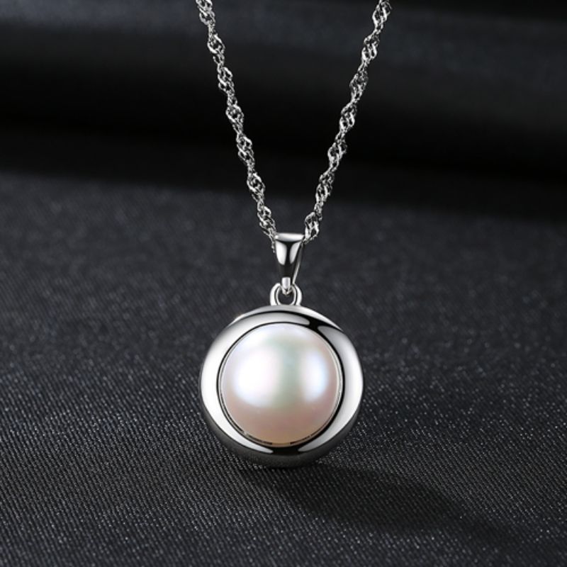 Silver Pendant with Pearl Necklace silver and pearl necklace