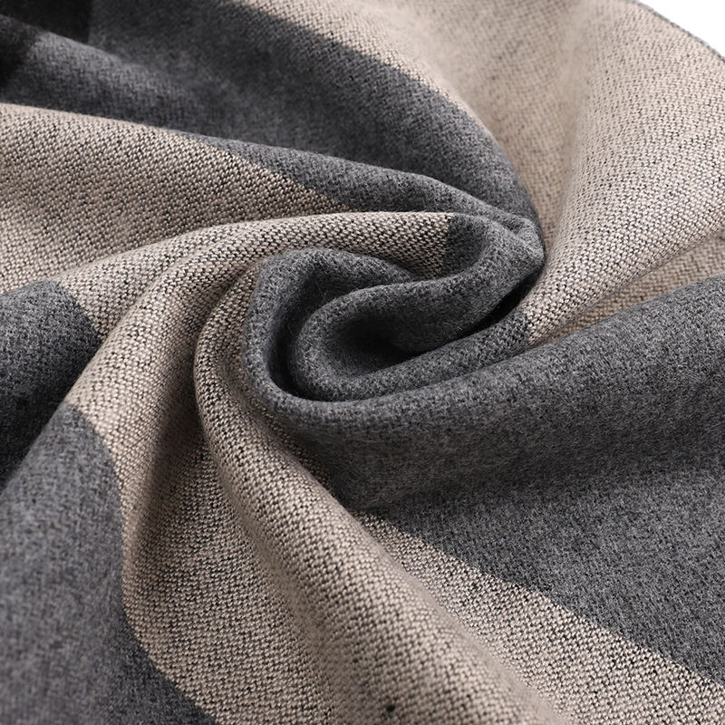 Men's Checked Wool Scarf Grey Red